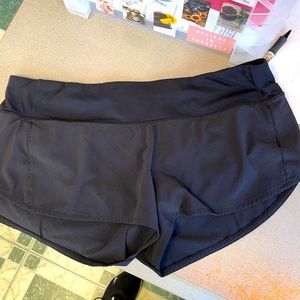 Lululemon speed up size 12 2.5 inch inseam